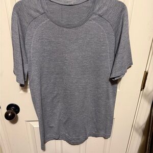 Lululemon Gray Short Sleeve Shirt medium
